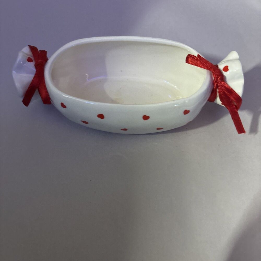 Vintage Geo Z  Lefton Oval Candy Dish With Red Hearts